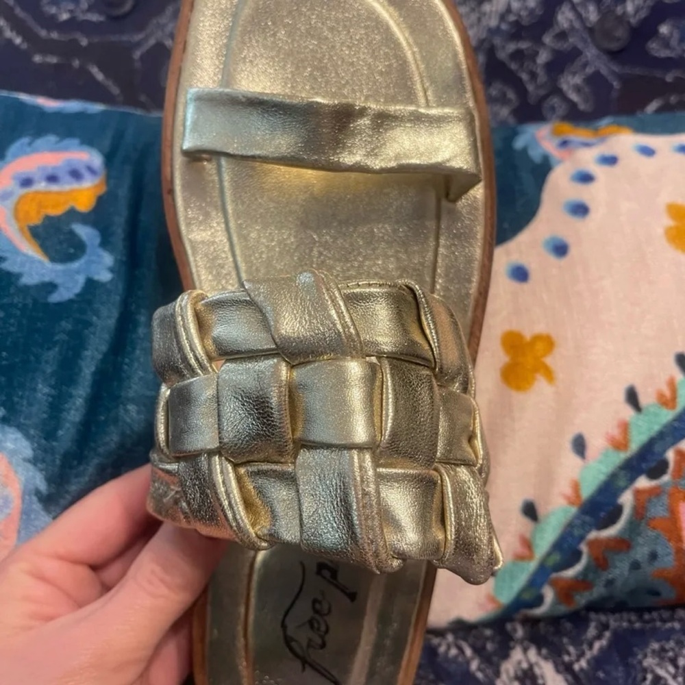 Free People Gold Woven Sandals - Picture 2 of 4